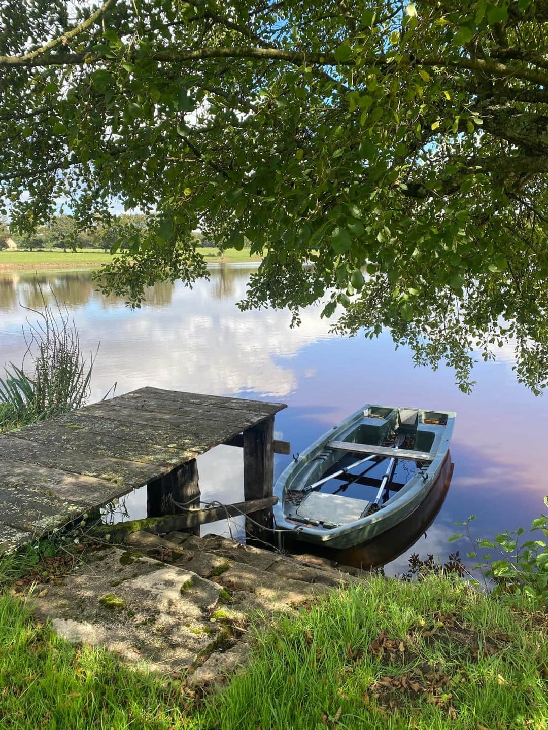 Etang de 16ha &amp; gîte haut de gamme, calme, beauté, sérénité (6 couchages) 