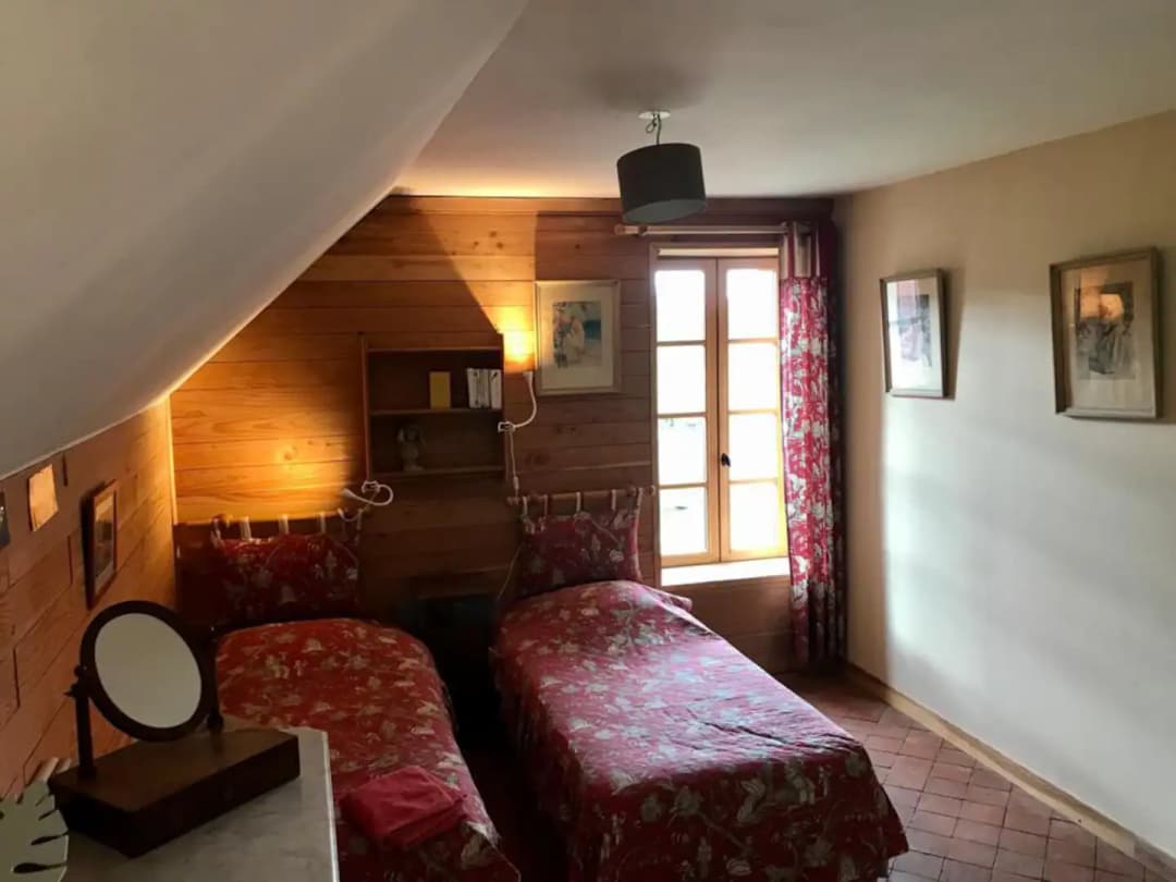 Etang de 16ha &amp; gîte haut de gamme, calme, beauté, sérénité (6 couchages) 