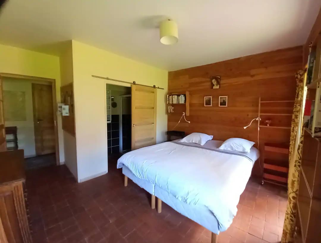 Etang de 16ha &amp; gîte haut de gamme, calme, beauté, sérénité (6 couchages) 