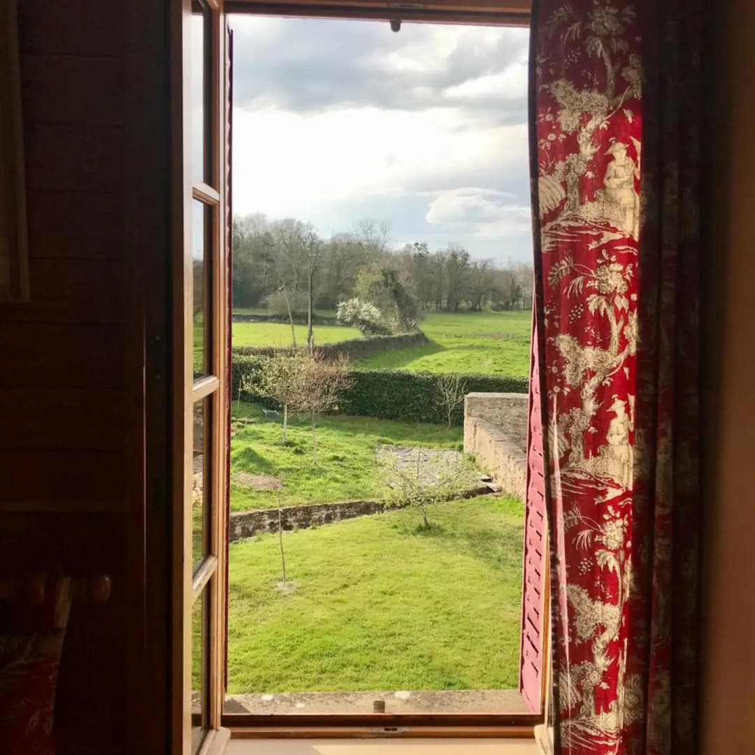 Etang de 16ha &amp; gîte haut de gamme, calme, beauté, sérénité (6 couchages) 