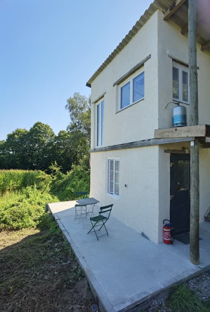 Gîte 4 personnes avec terrasse surplombant l’étang 