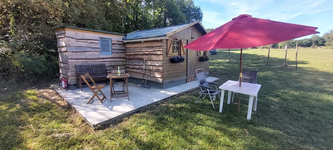 Cabane de charme au bord de l’étang 