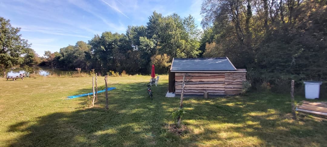 Cabane de charme au bord de l’étang 