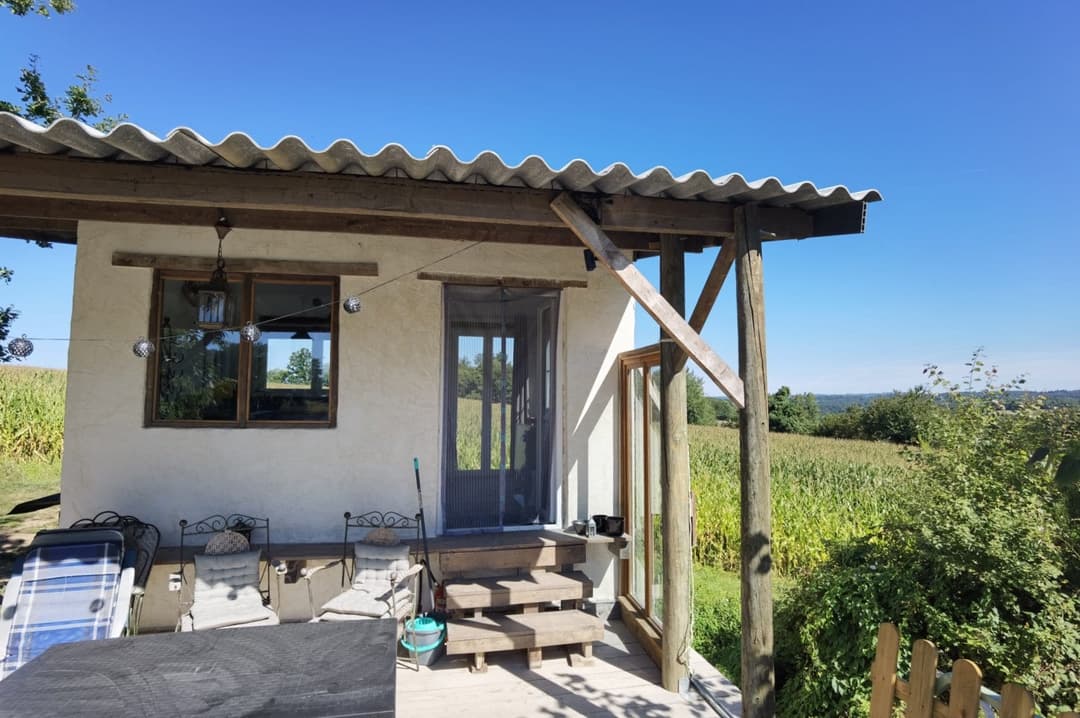Gîte 4 personnes avec terrasse surplombant l’étang 