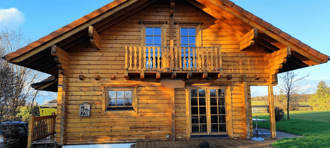 Chalet finlandais pour les amoureux de la nature avec étang privé 