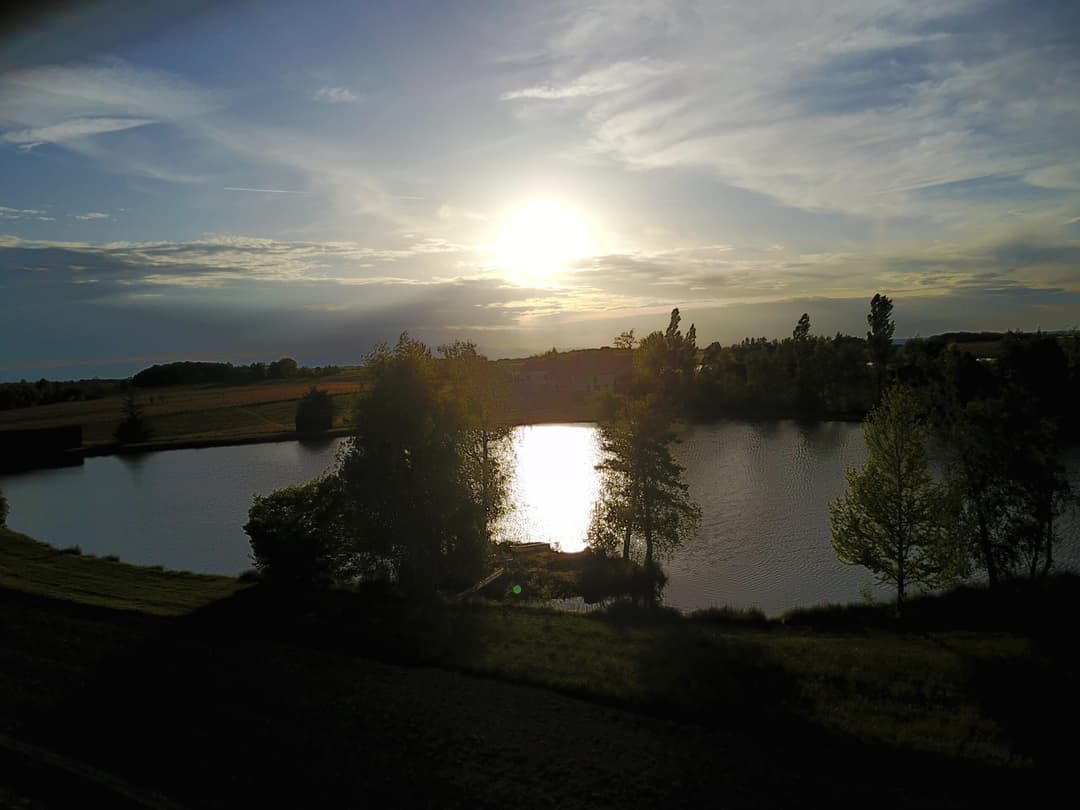 Chalet finlandais pour les amoureux de la nature avec étang privé 
