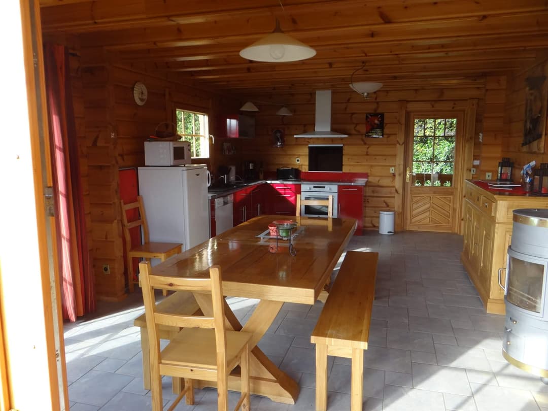 Chalet finlandais pour les amoureux de la nature avec étang privé 