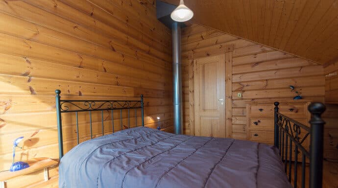 Chalet finlandais pour les amoureux de la nature avec étang privé 