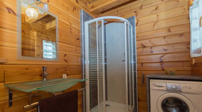 Chalet finlandais pour les amoureux de la nature avec étang privé 