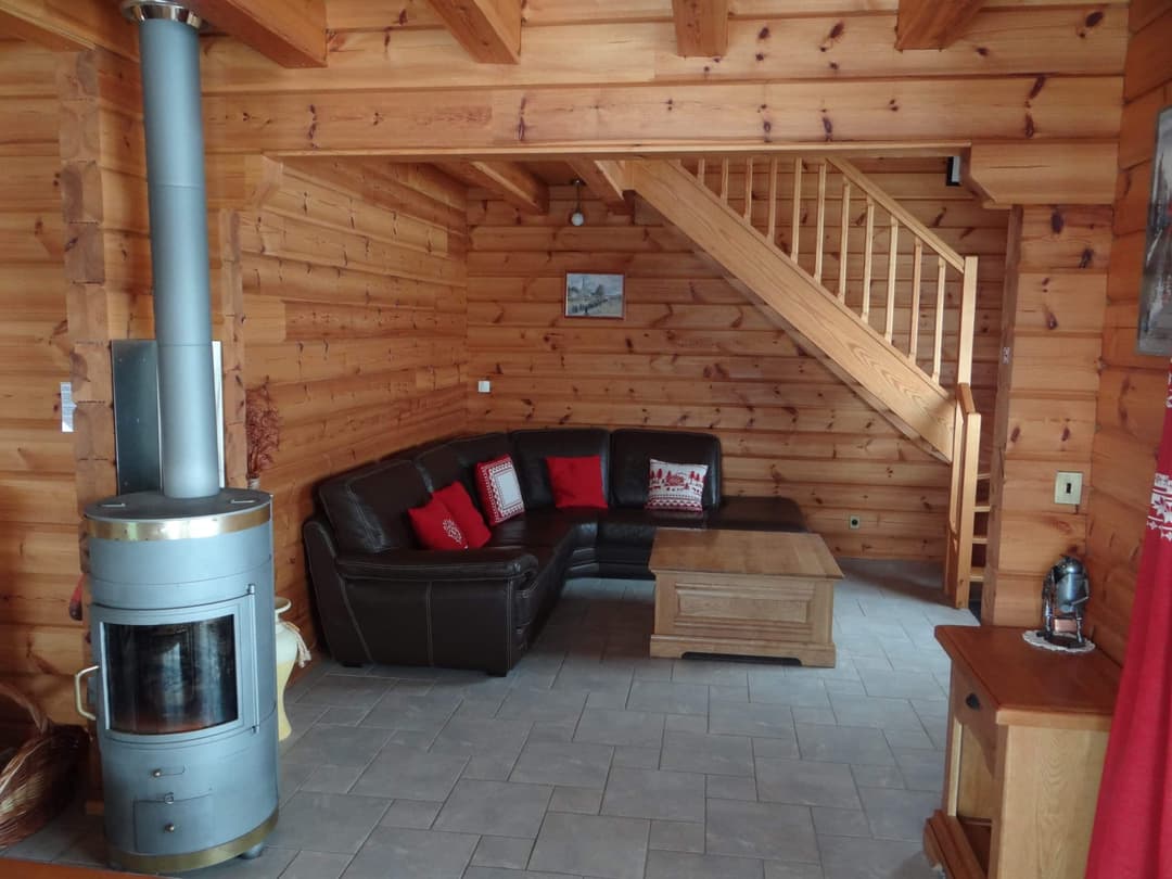 Chalet finlandais pour les amoureux de la nature avec étang privé 