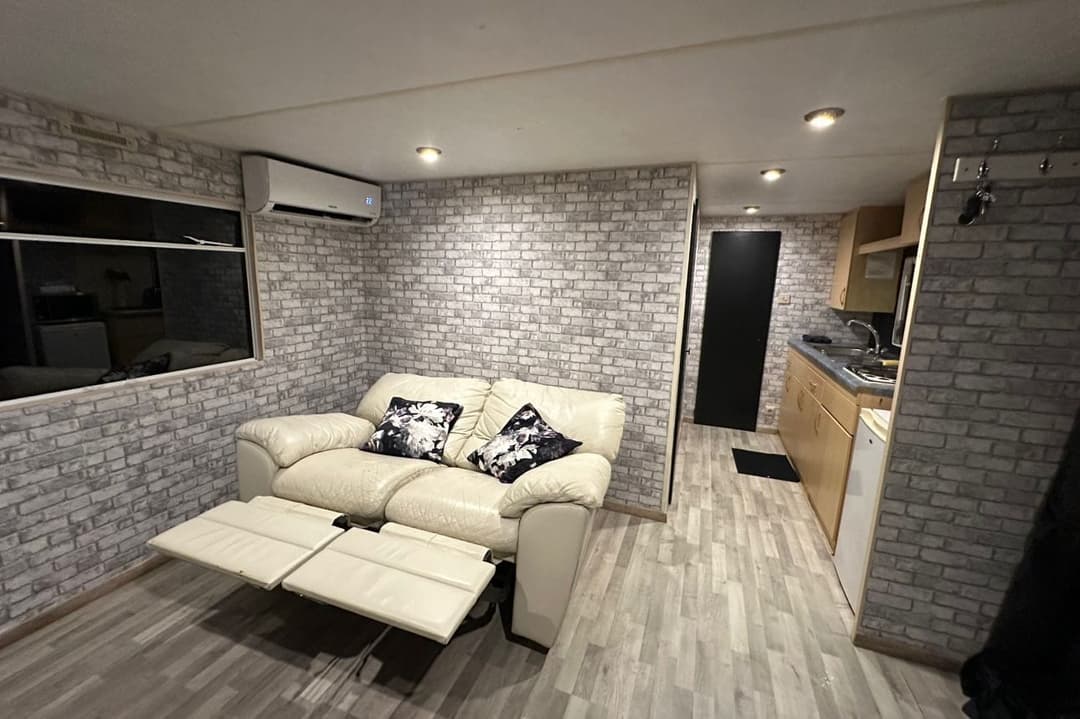 Bungalow 1 tout équipé avec étang de 3ha à deux pas de la ville 