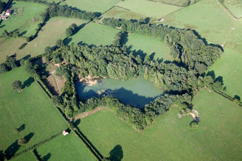 Privatisation d’un étang de 2.5ha avec un chalet 