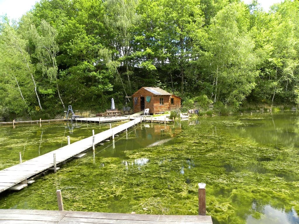 Privatisation d’un étang de 2.5ha avec un chalet 