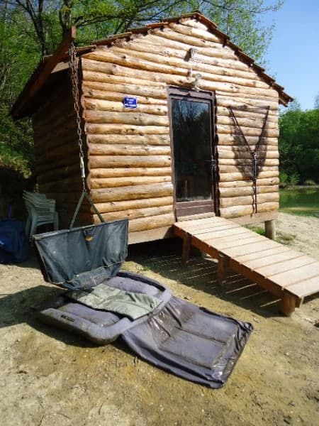 Privatisation d’un étang de 2.5ha avec un chalet 