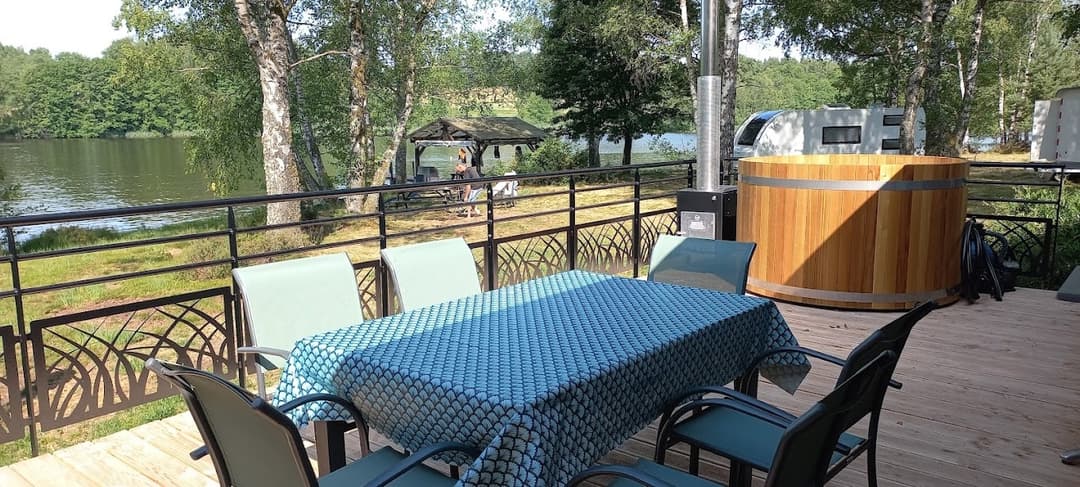 Magnifique chalet avec bain nordique et son étang de 11ha 