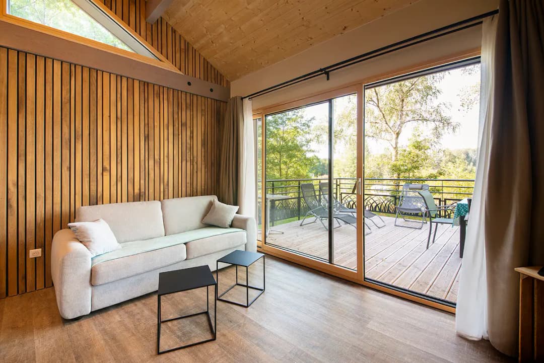 Magnifique chalet avec bain nordique et son étang de 11ha 