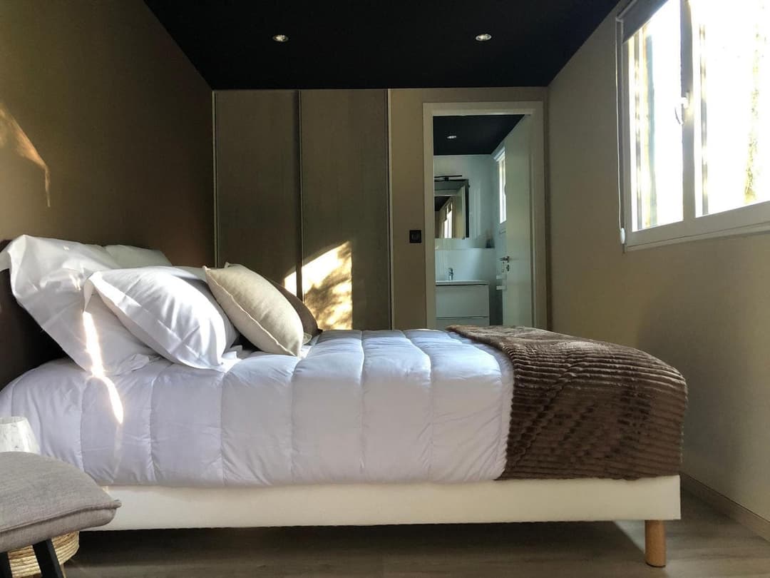Gîte tout confort pour des vacances de rêve au cœur de la nature avec étang privé pour la pêche 