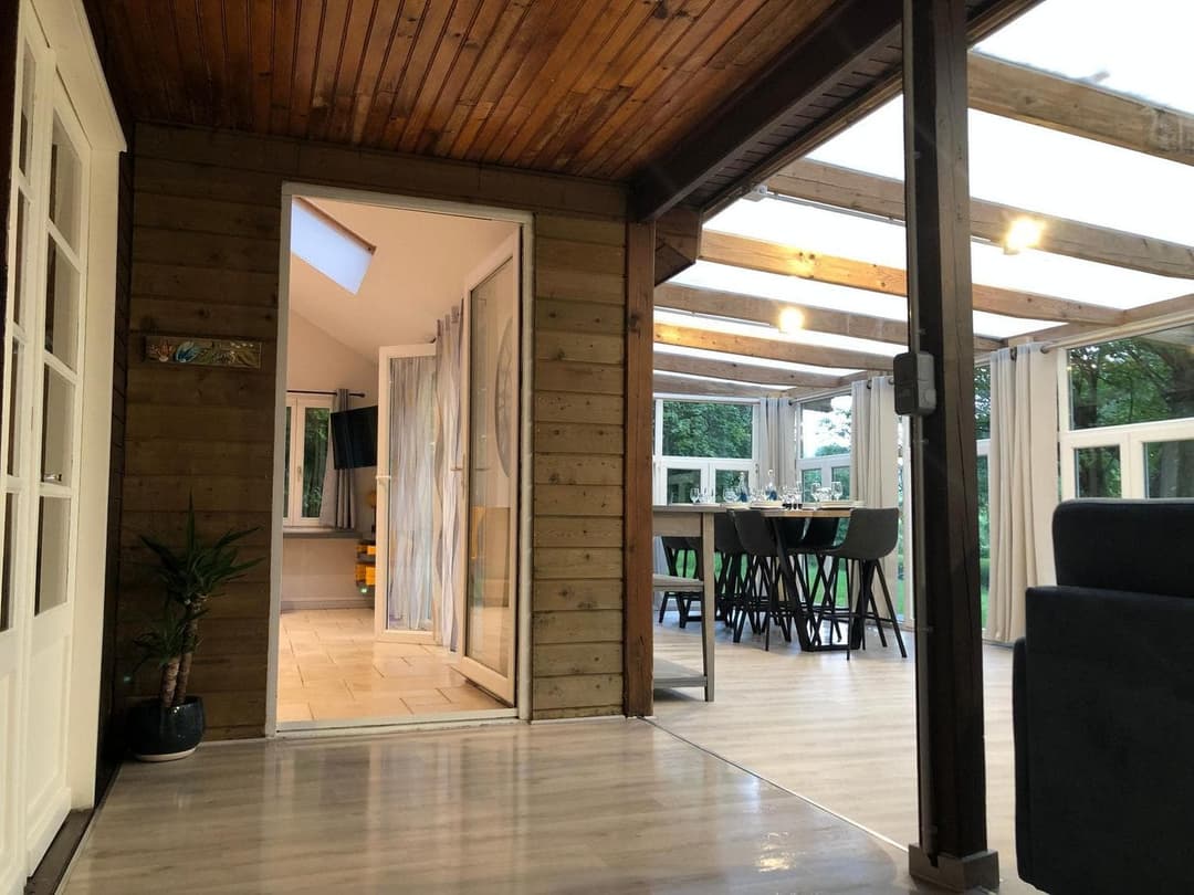 Gîte tout confort pour des vacances de rêve au cœur de la nature avec étang privé pour la pêche 