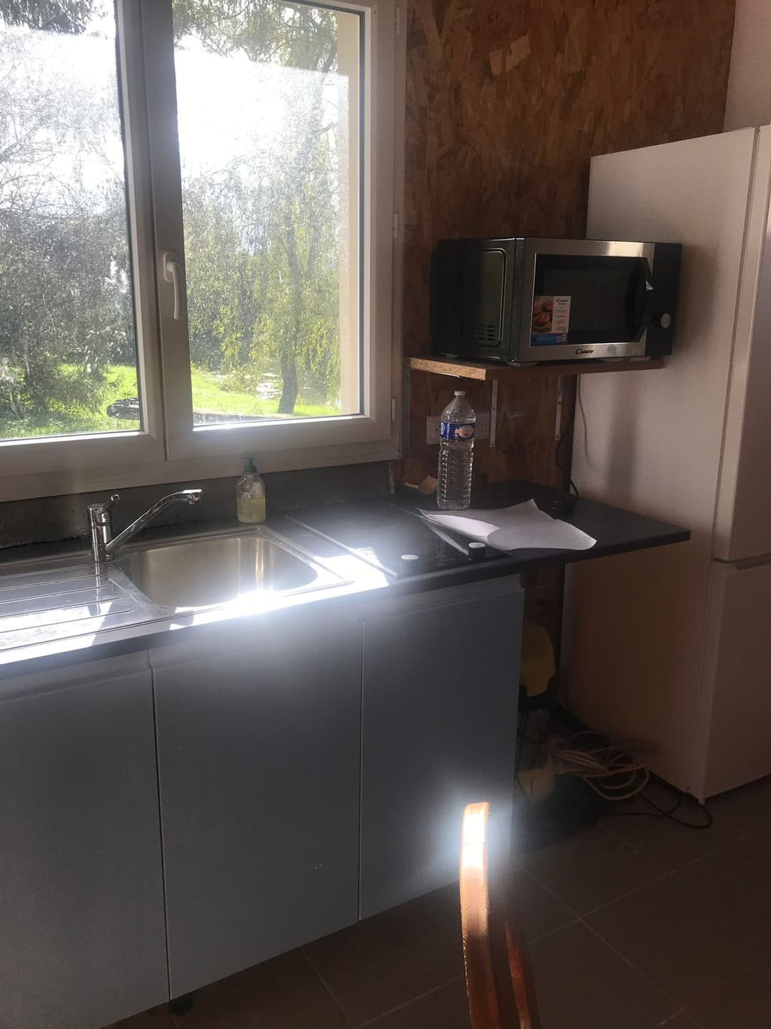 Petite maisonnette toute rénovée avec étang privé 