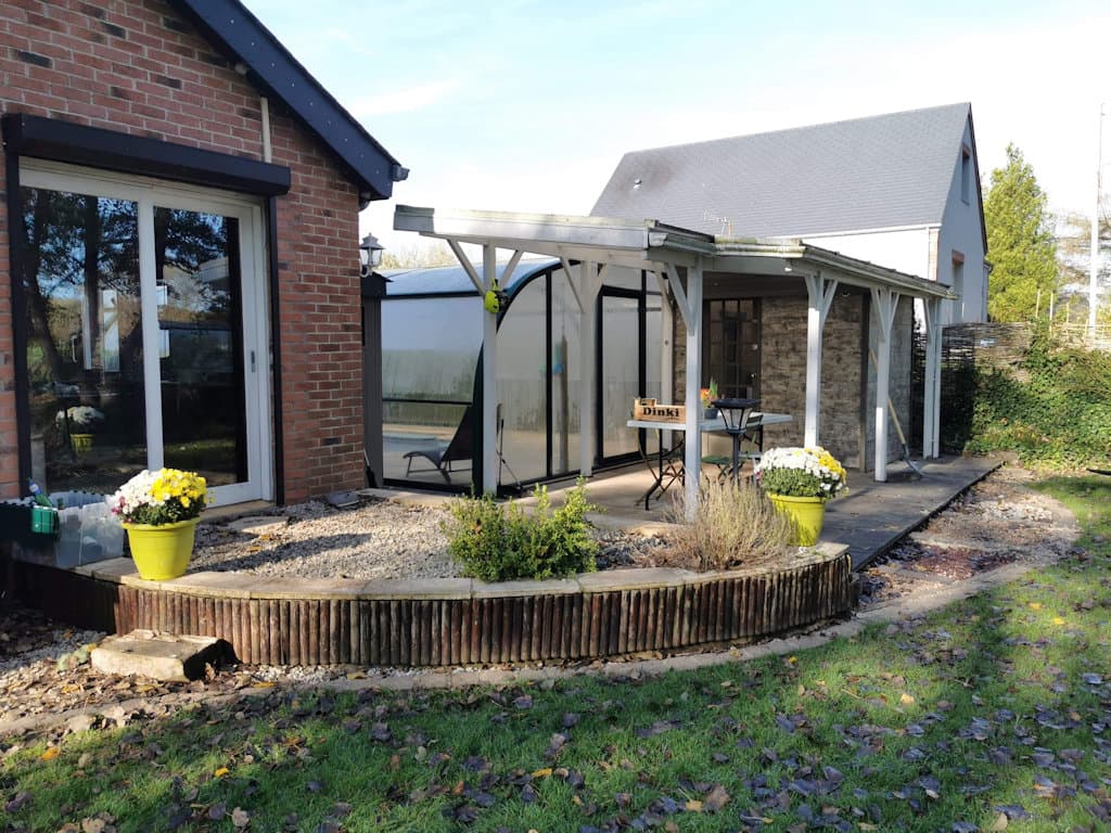 Gîte de charme avec piscine privée et étang en Thiérache 