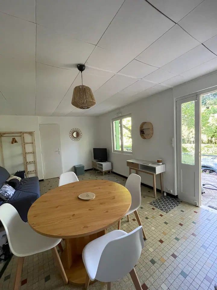 Maisonnette au bord de la rivière du Tarn 