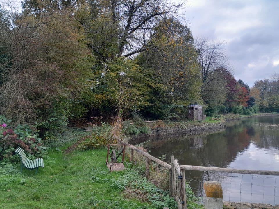 Etang de 1 ha pour camper et pêcher 