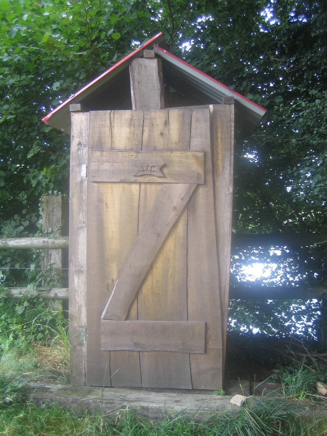 Etang de 1 ha pour camper et pêcher 
