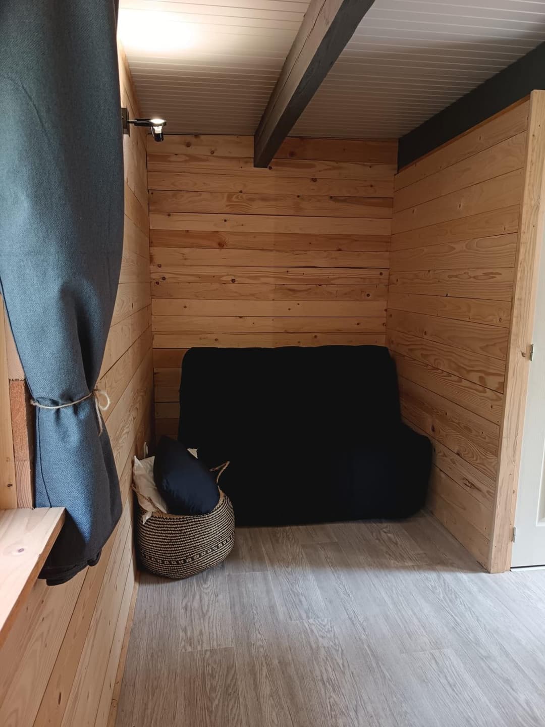Cabane tout équipée et ces étangs de 4ha et 1ha 