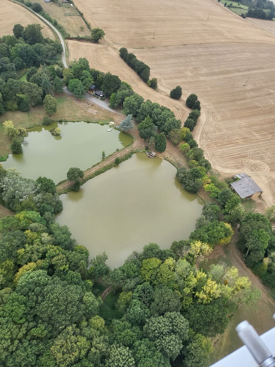 Chalet 4 personnes avec deux étangs privés