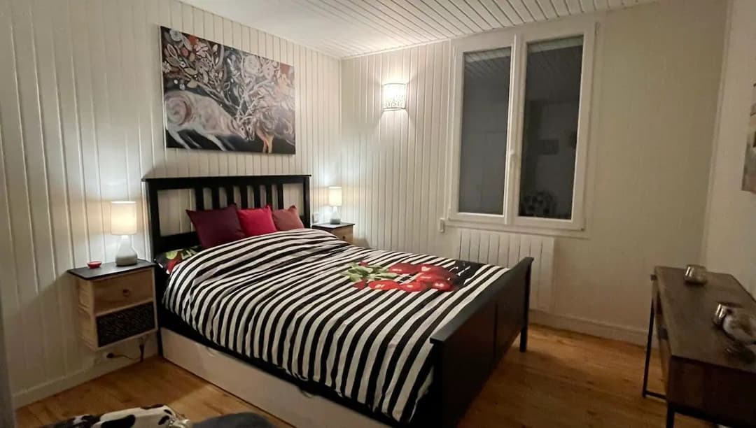 Chalet au bord d’un étang de 2ha  dans le parc naturel des vosges du nord 
