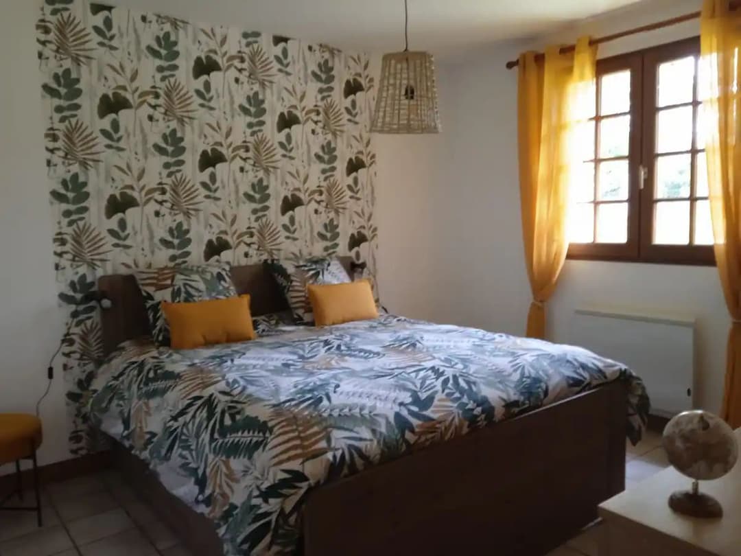 Maison tout confort avec étang privé en lisière de forêt 