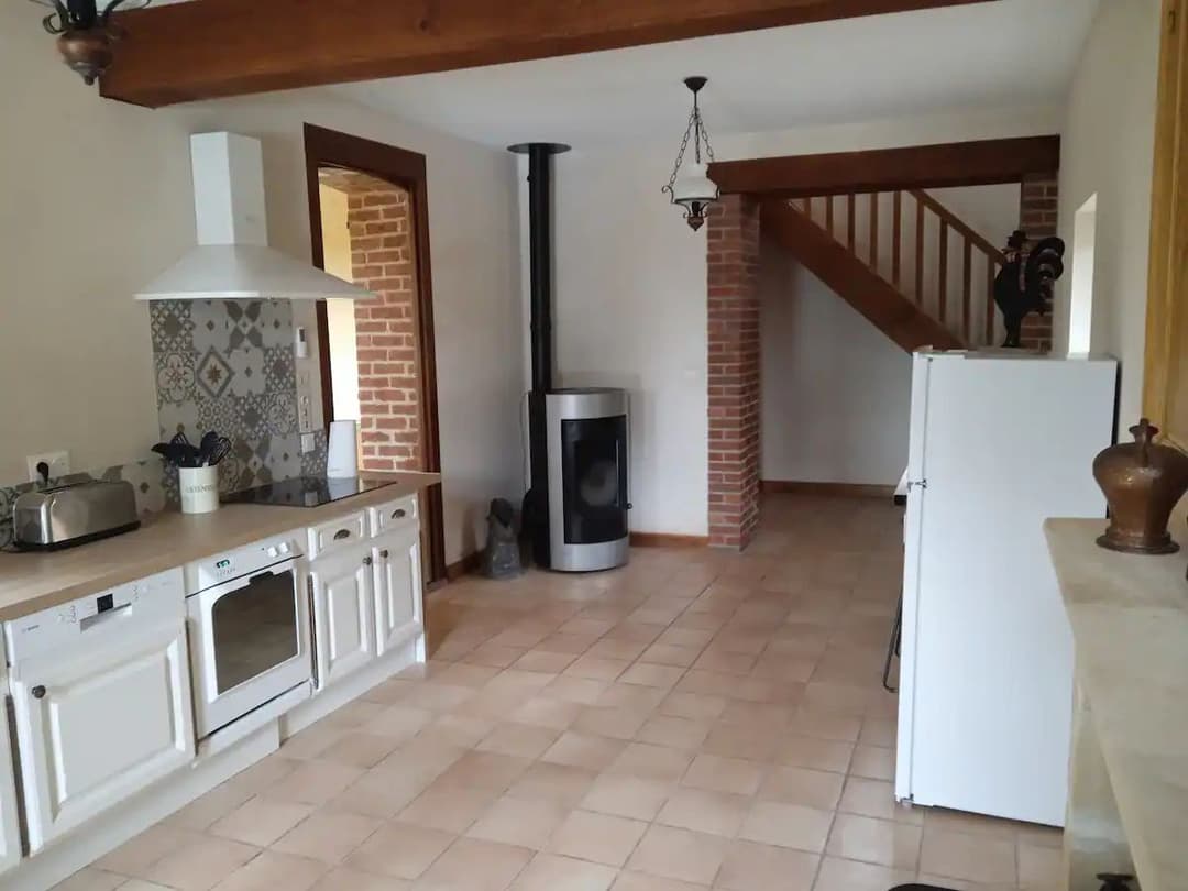Maison tout confort avec étang privé en lisière de forêt 