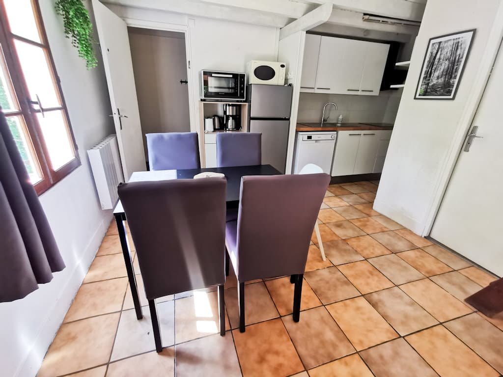 Gîte au coeur de la fôret sur un domaine avec étang 