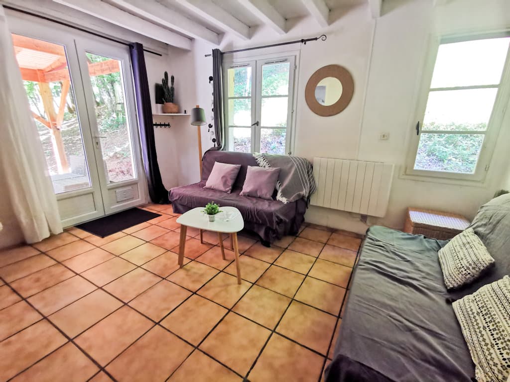 Gîte au coeur de la fôret sur un domaine avec étang 