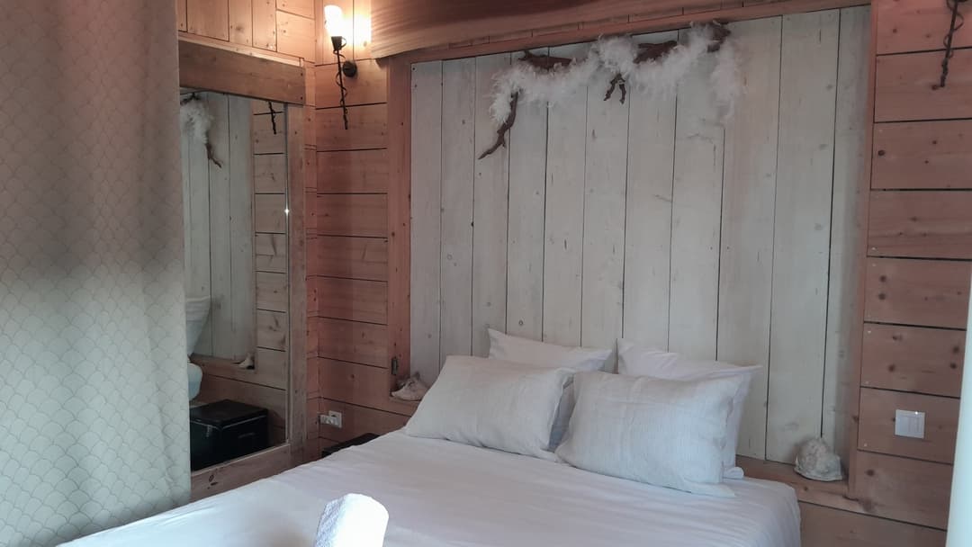 Canopée : Appartement niché au bord d’un étang tranquille 