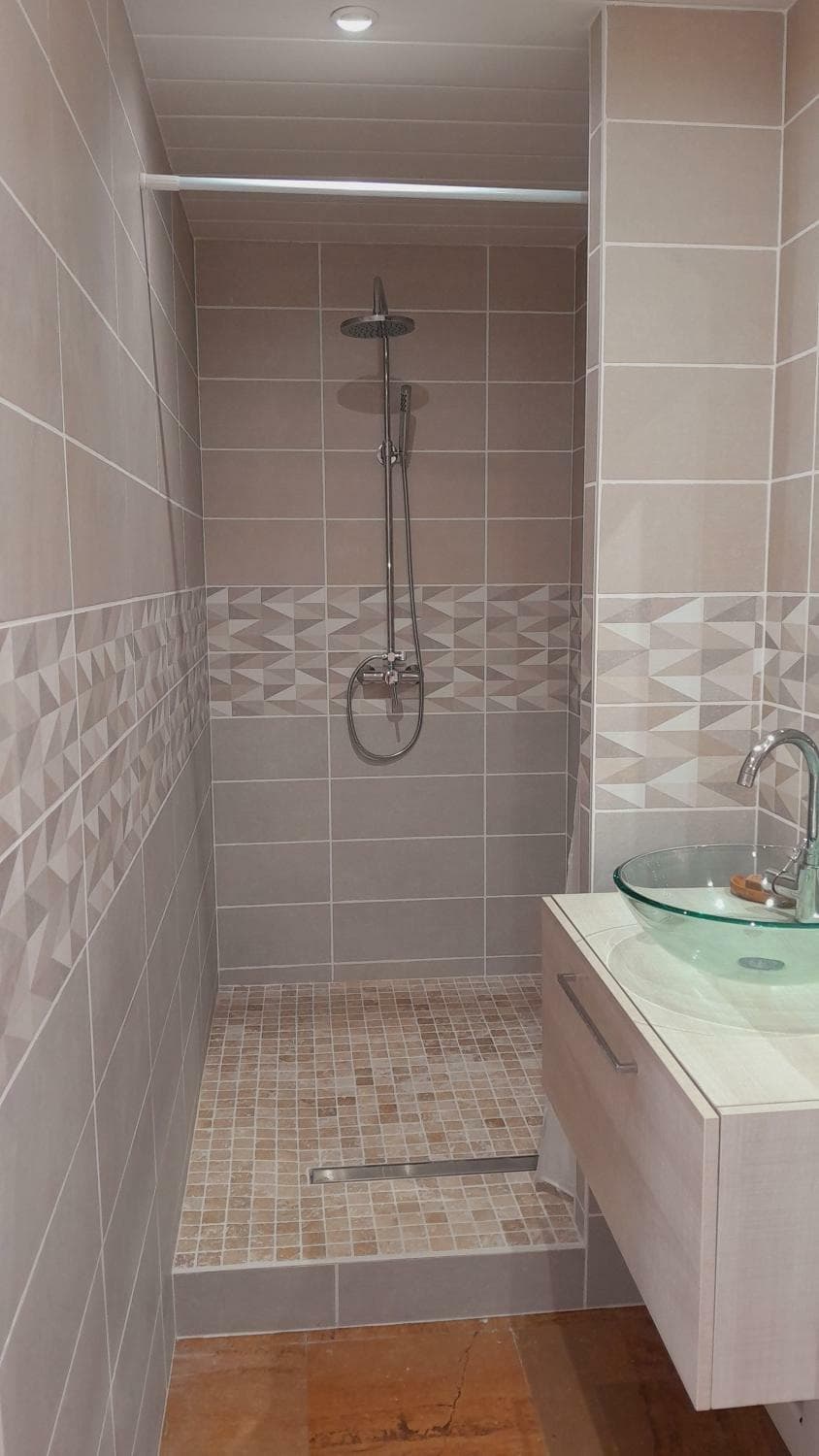Canopée : Appartement niché au bord d’un étang tranquille 