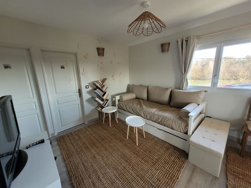 Gîte sur une propriété de 9 ha avec un étang sauvage (et SPA l’été) 