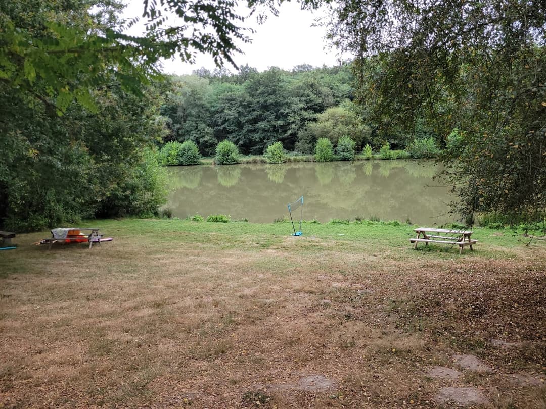 Gîte sur une propriété de 9 ha avec un étang sauvage (et SPA l’été) 