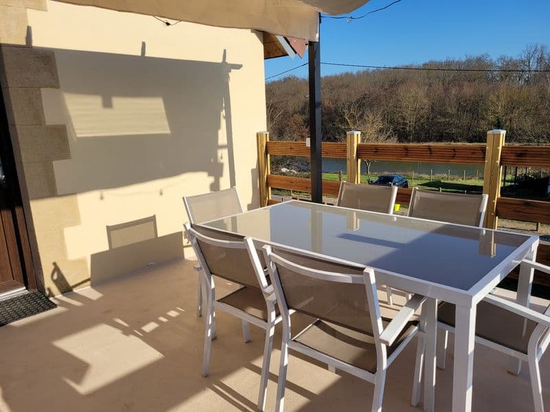 Gîte sur une propriété de 9 ha avec un étang sauvage (et SPA l’été) 