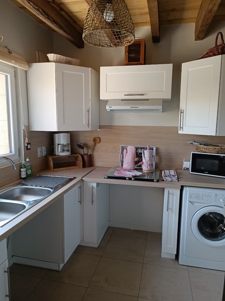 Gîte PMR avec son étang et son spa (l’été) 