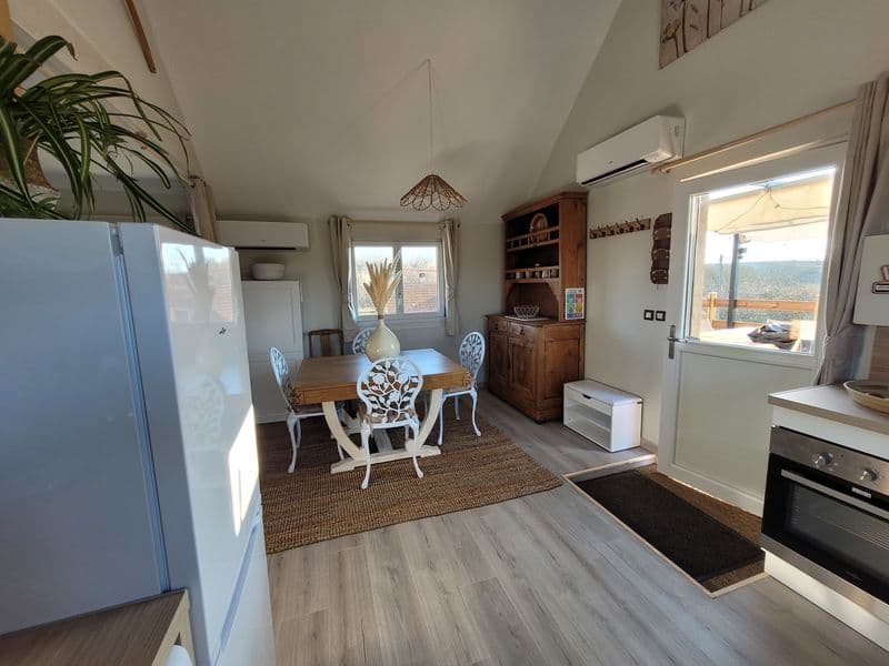 Gîte sur une propriété de 9 ha avec un étang sauvage (et SPA l’été) 