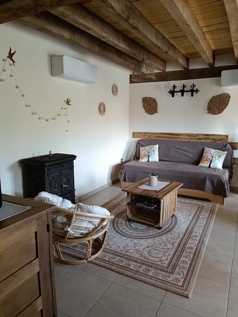 Gîte PMR avec son étang et son spa (l’été) 
