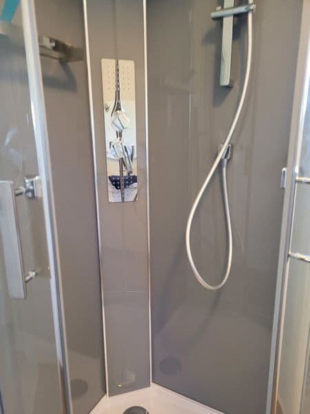 Gîte sur une propriété de 9 ha avec un étang sauvage (et SPA l’été) 