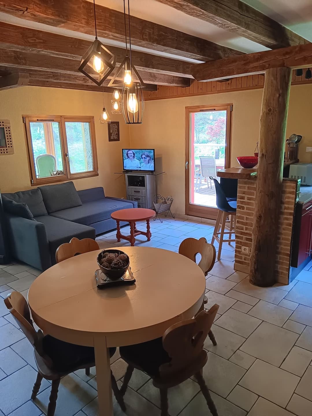 Chalet au cœur du parc régional des Vosges avec étang 