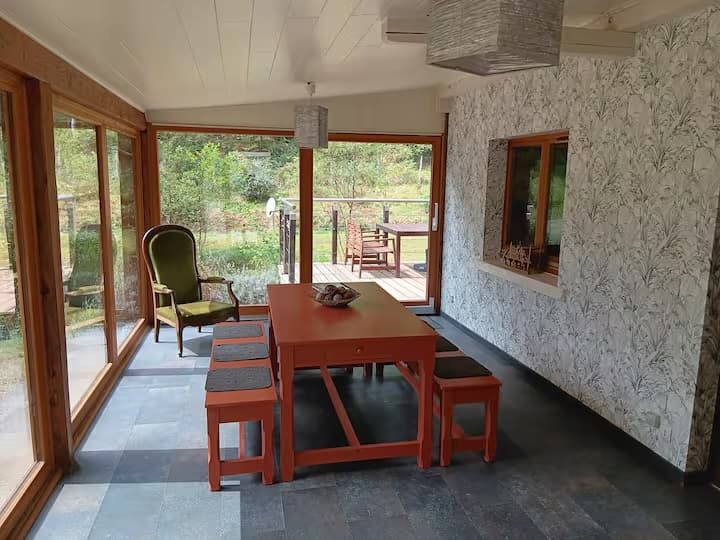 Chalet au cœur du parc régional des Vosges avec étang 