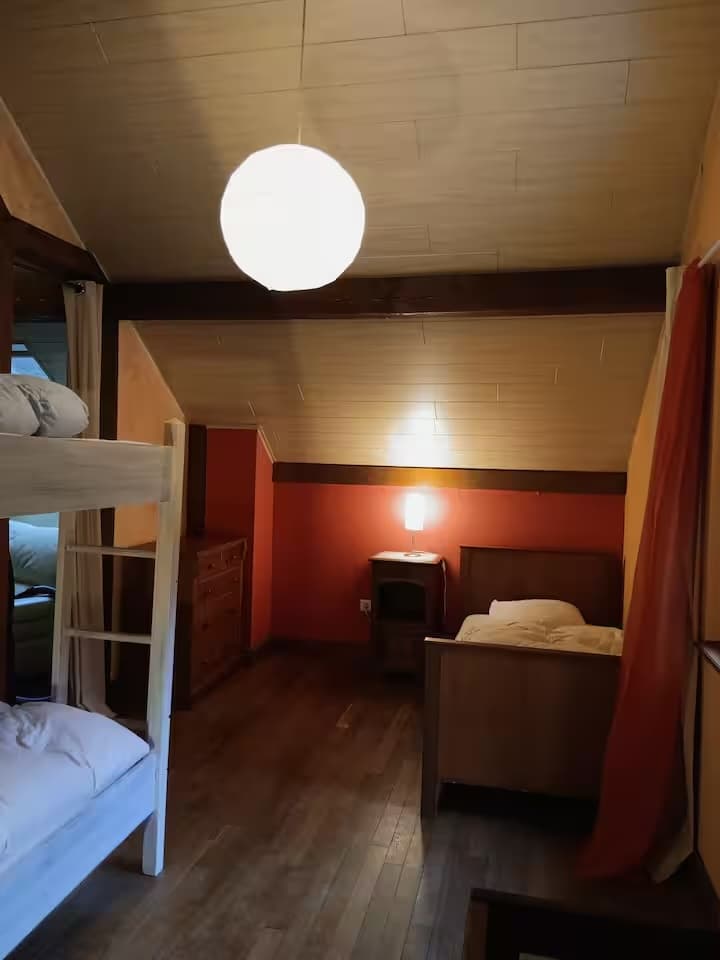 Chalet au cœur du parc régional des Vosges avec étang 