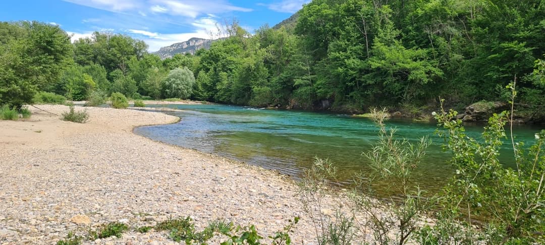 Villa d’architecte avec plage privée au cœur des Gorges du Tarn 
