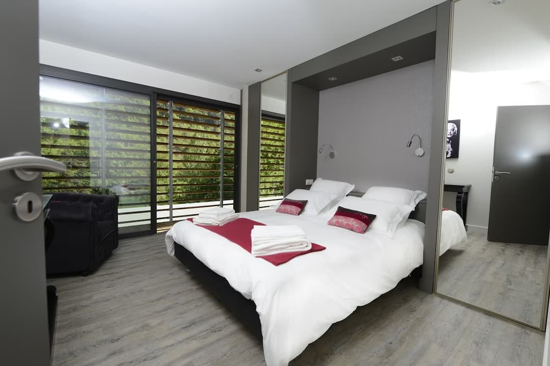 Villa d’architecte avec plage privée au cœur des Gorges du Tarn 