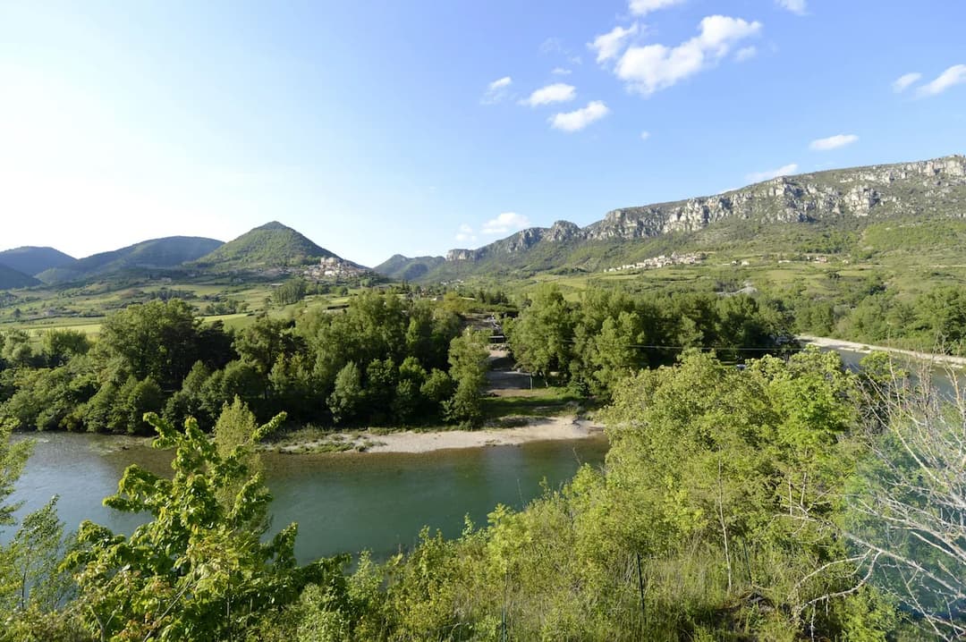 Villa d’architecte avec plage privée au cœur des Gorges du Tarn 