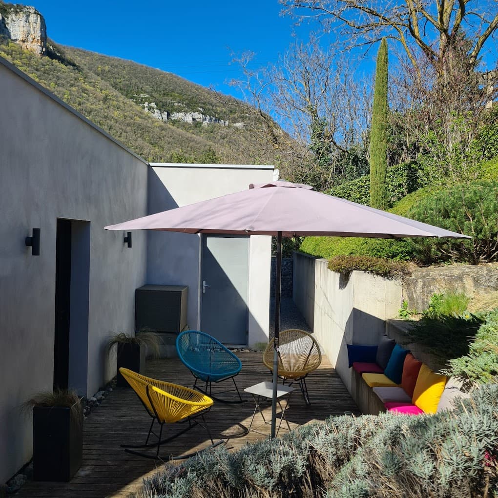 Villa d’architecte avec plage privée au cœur des Gorges du Tarn 